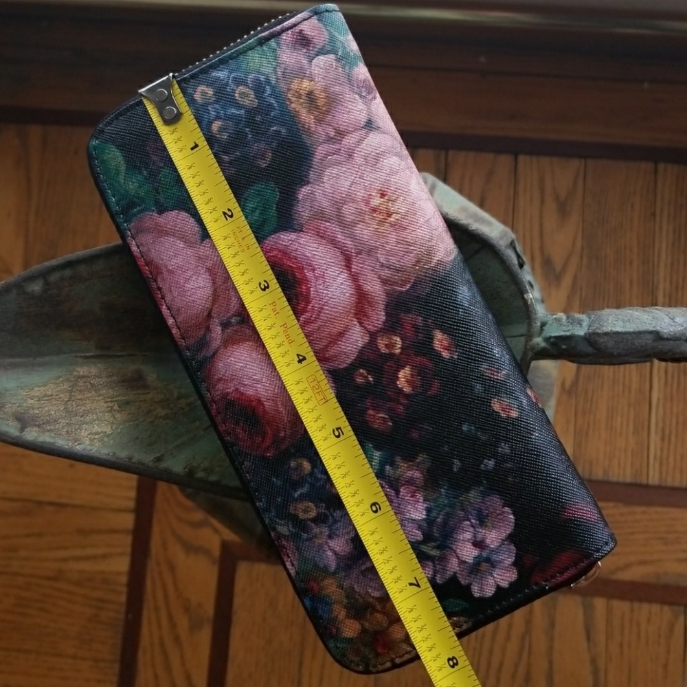 Gorgeous Floral Black Wallet - Picture 7 of 8
